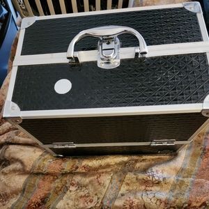 Make up travel case.